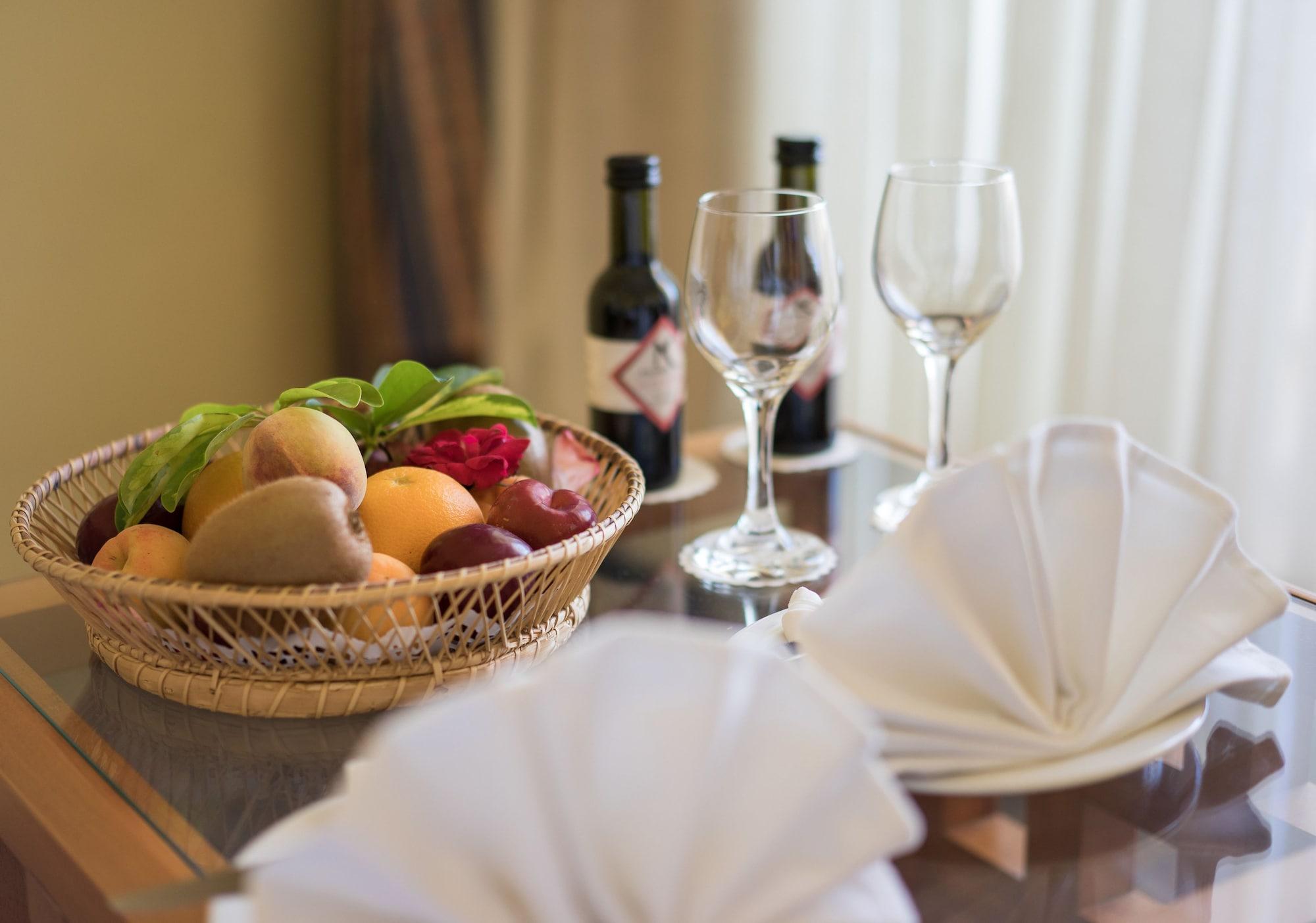 Aloe Hotel Paphos ภายนอก รูปภาพ