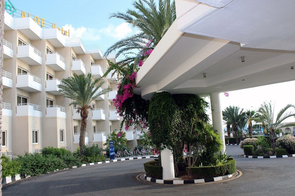 Aloe Hotel Paphos ภายนอก รูปภาพ