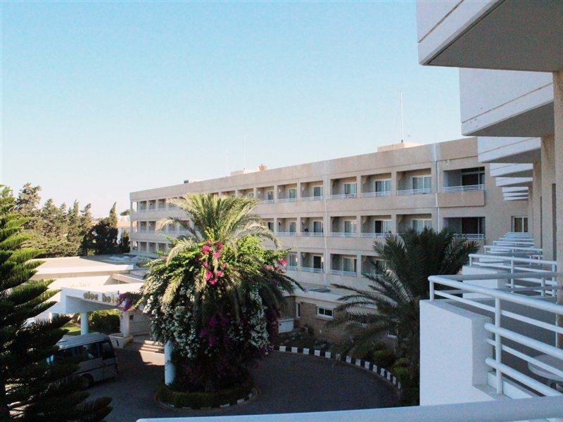 Aloe Hotel Paphos ภายนอก รูปภาพ