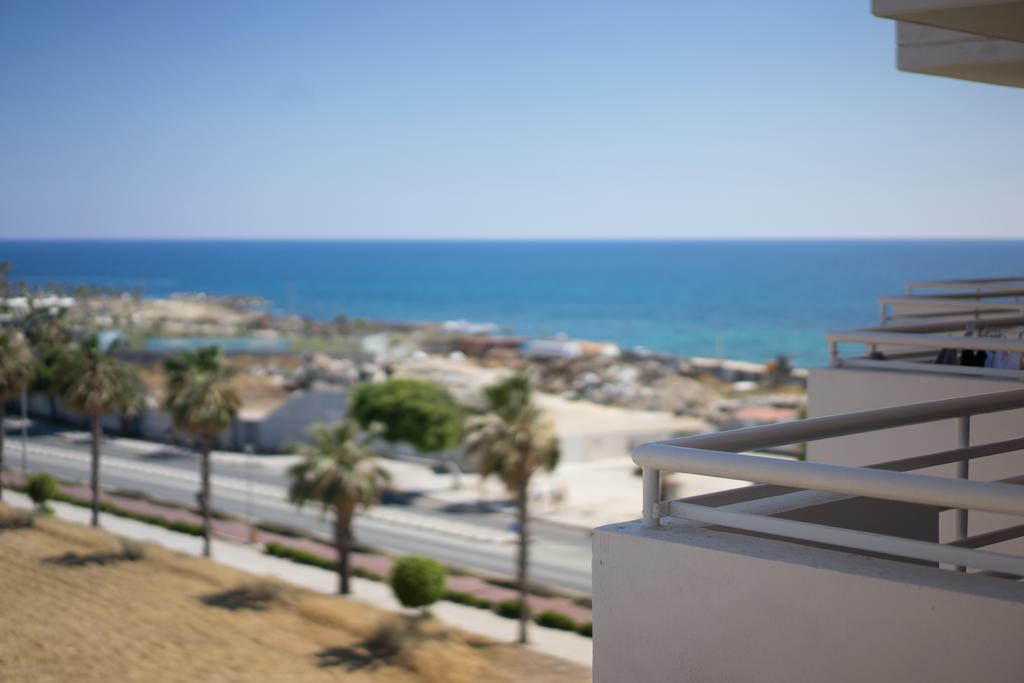 Aloe Hotel Paphos ภายนอก รูปภาพ