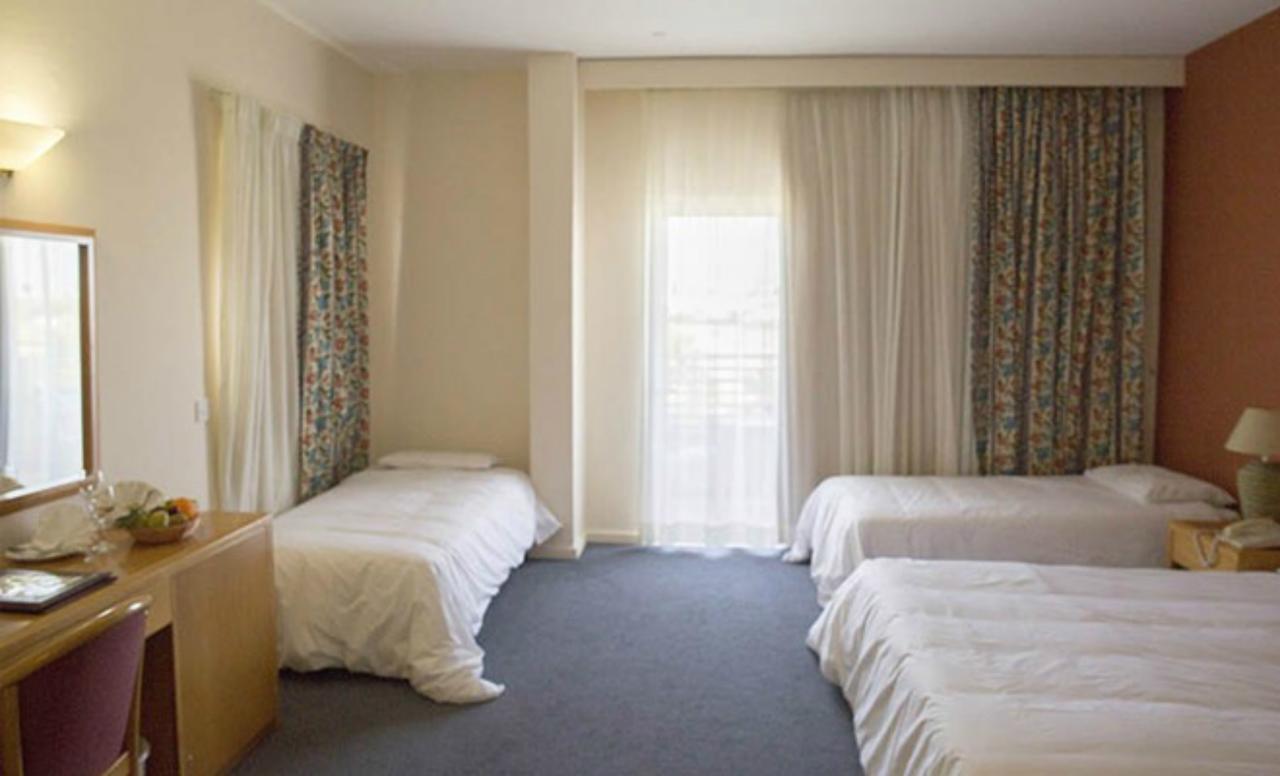 Aloe Hotel Paphos ภายนอก รูปภาพ