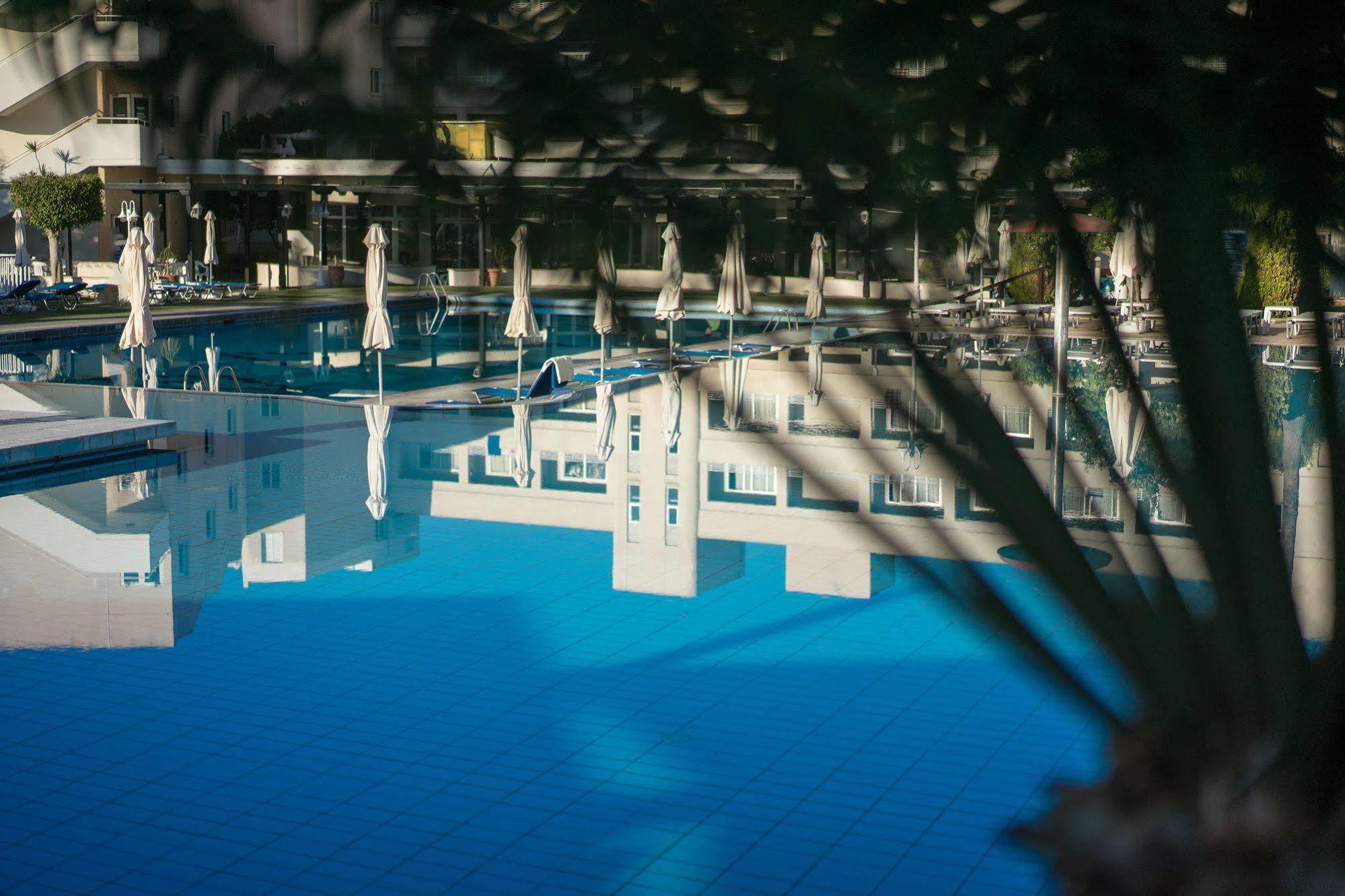 Aloe Hotel Paphos ภายนอก รูปภาพ